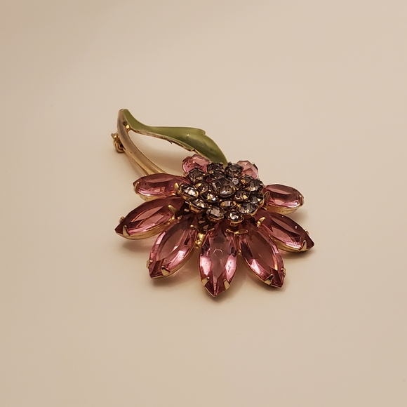 Beautiful 2- 1/2" FLOWER BROOCH Pin Pink Rhinestones - Picture 6 of 12